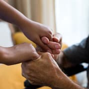 Equipe Cannaceia em atendimento humanizado a pacientes