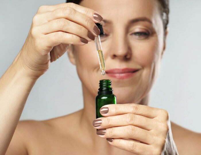 beautiful-middle-aged-woman-holding-bottle-with-co-2024-10-13-22-14-11-utc (2) beautiful-middle-aged-woman-holding-bottle-with-co-2024-10-13-22-14-11-utc (2)