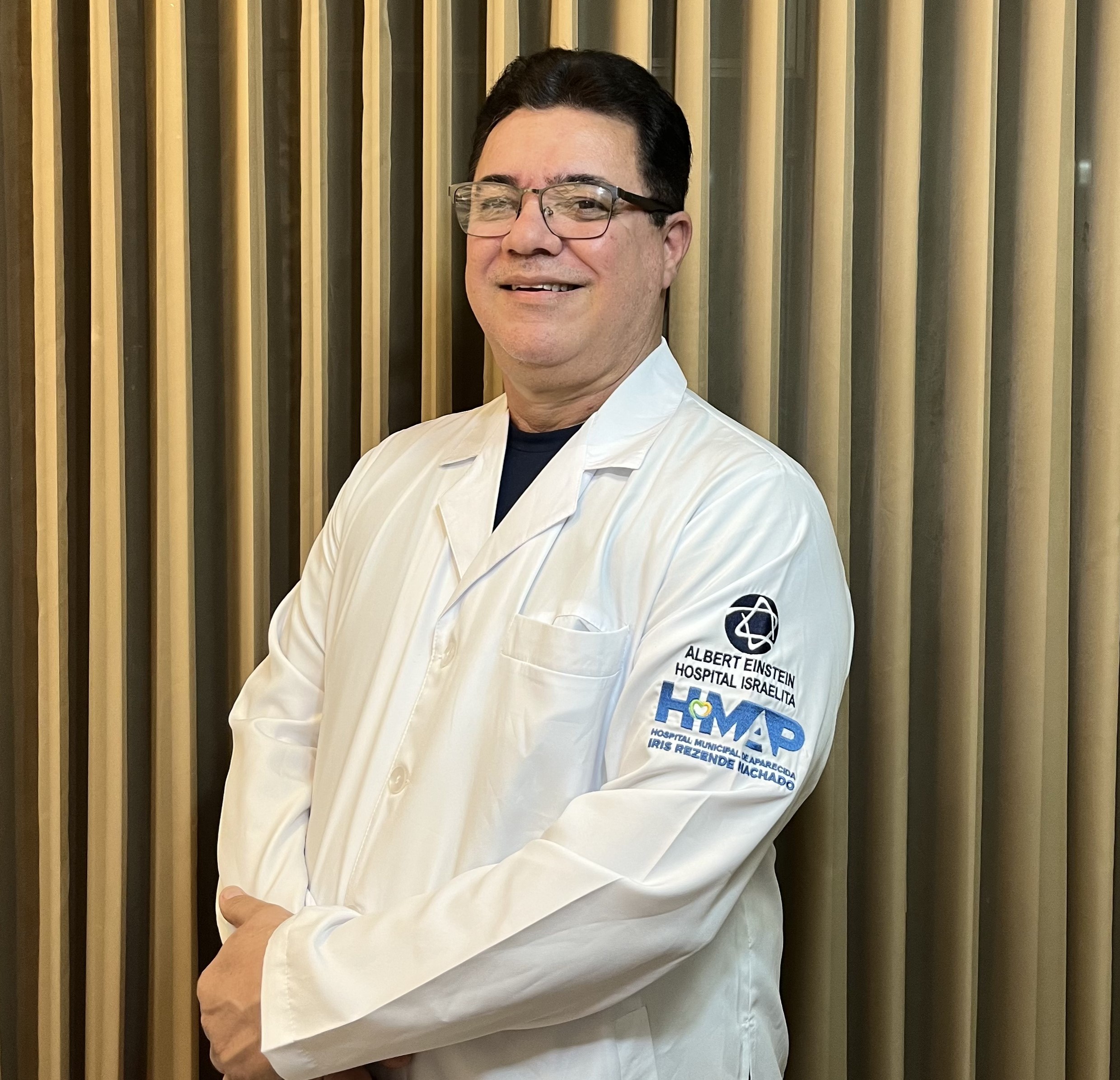 Dr. Geraldo Figueiredo, clínico geral com experiência em cannabis medicinal para TEA, ansiedade, dor crônica e mais. Atende online. Agende.